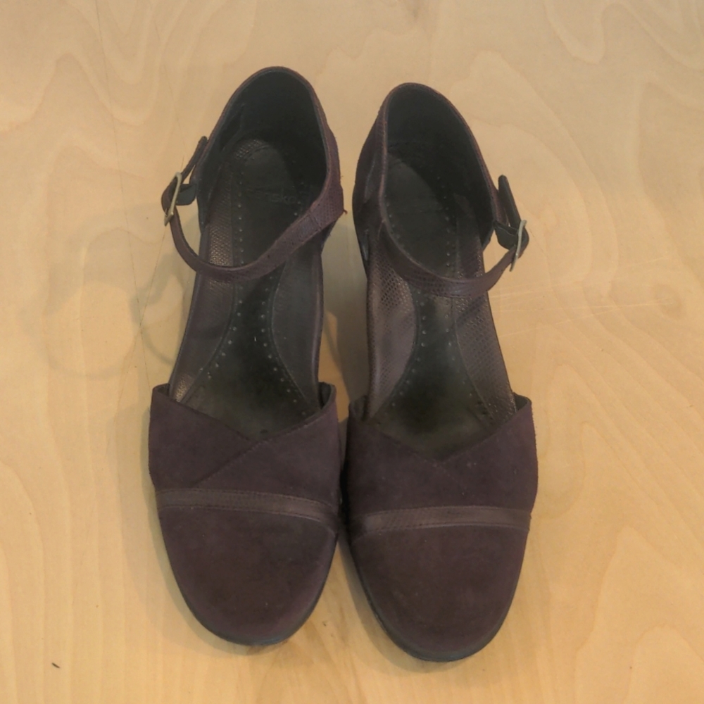 Dansko plum suede leather heels size 39 / 8.5